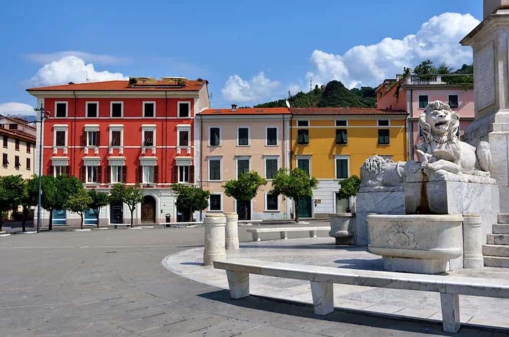 What is Carrara Marble? (The Ultimate Guide) 2 carrara marble massa italy