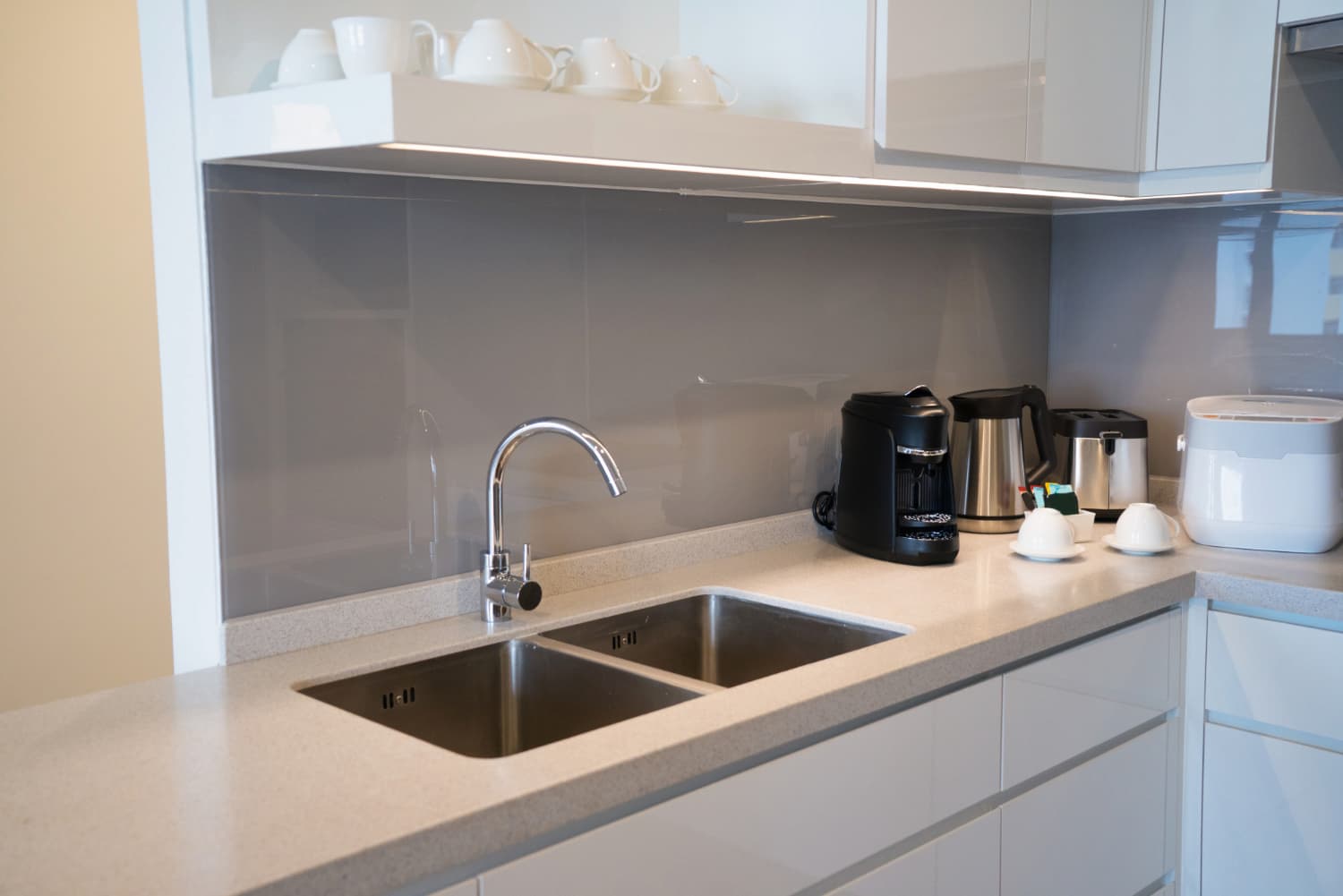 Pros vs. Cons of Marble Countertops 2 Pros vs. Cons of Marble Countertops