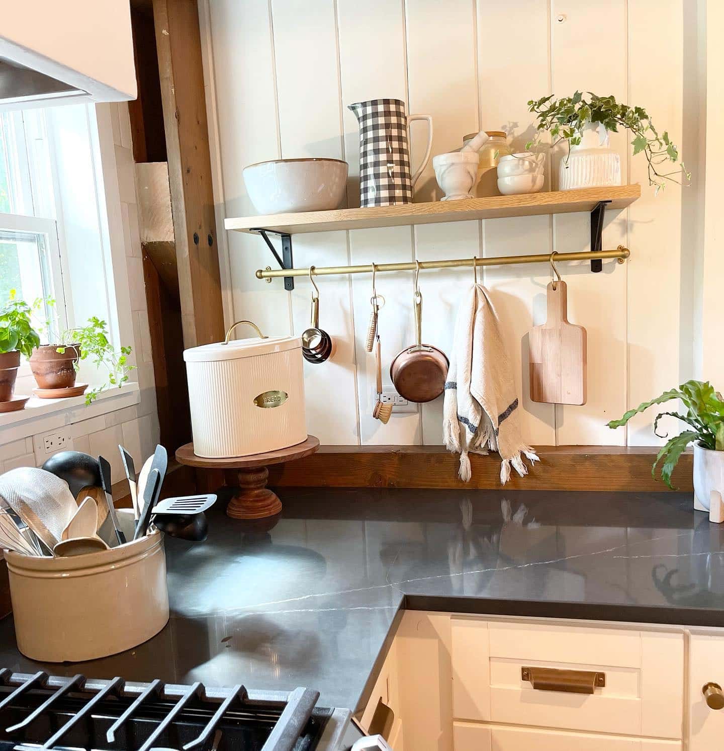 Pros of Soapstone Countertops
