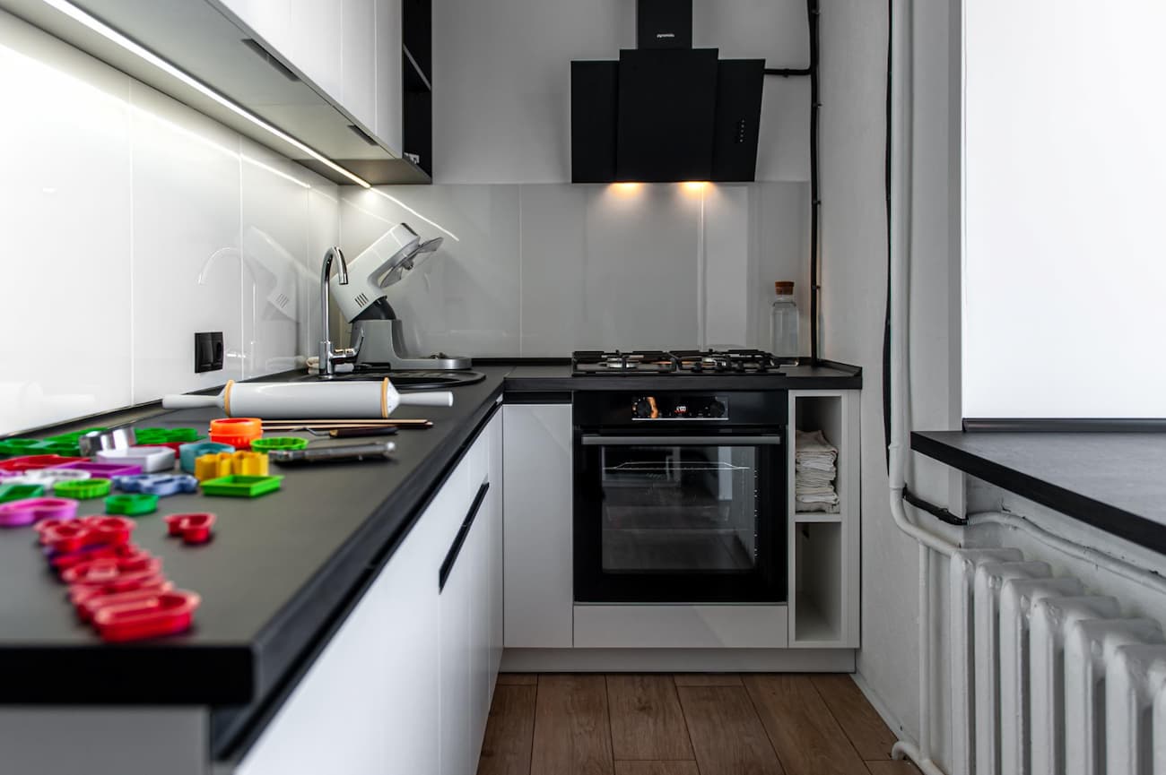 What Cabinet Colors Go with Black Granite Countertops