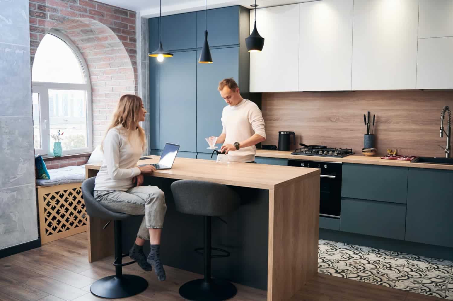 Two Tone Kitchen Cabinets for Stylish Kitchens